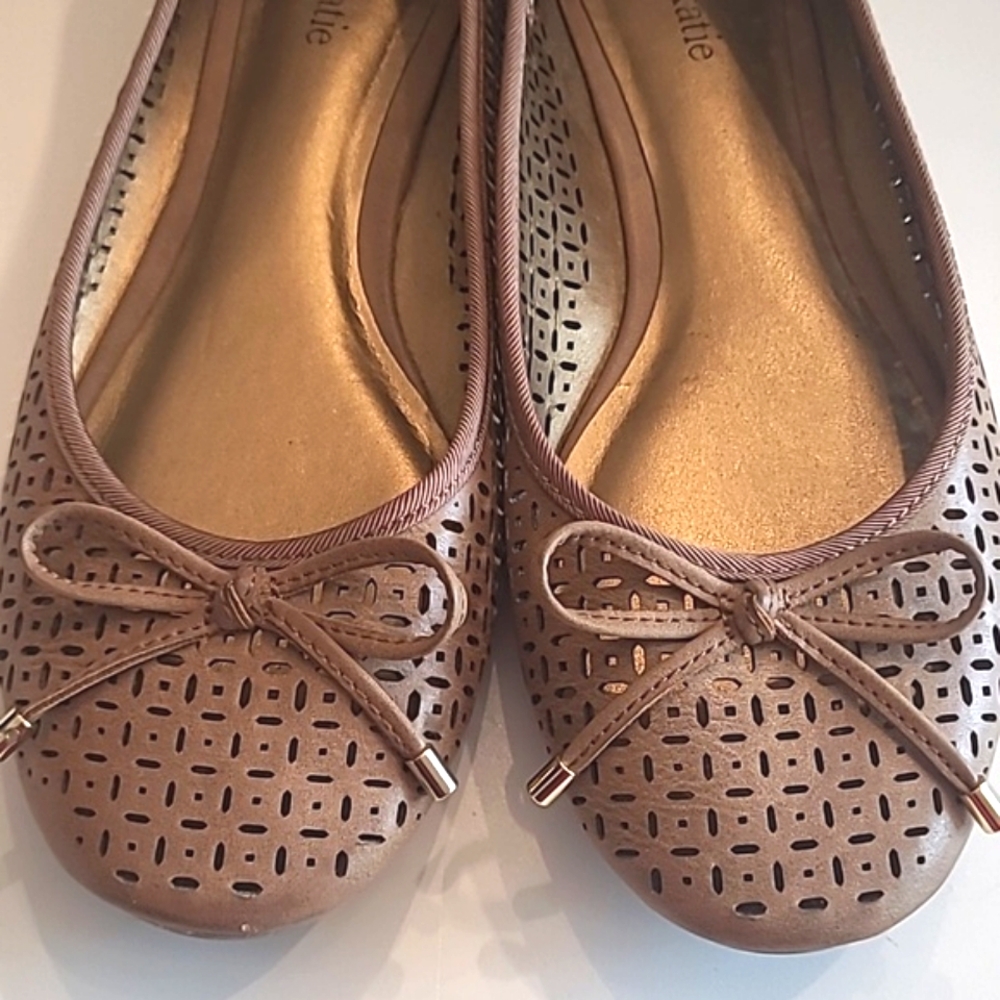 Kelly & Katie Ballet Jelly Flat Perforated Slip Resistant Flexible Slide On Flex - Picture 5 of 17